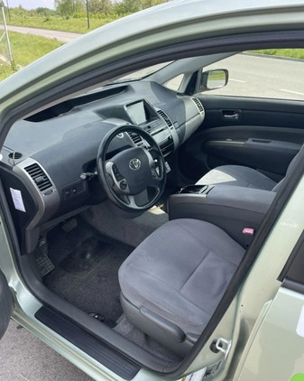 Toyota Prius cena 23500 przebieg: 334000, rok produkcji 2006 z Warszawa małe 137